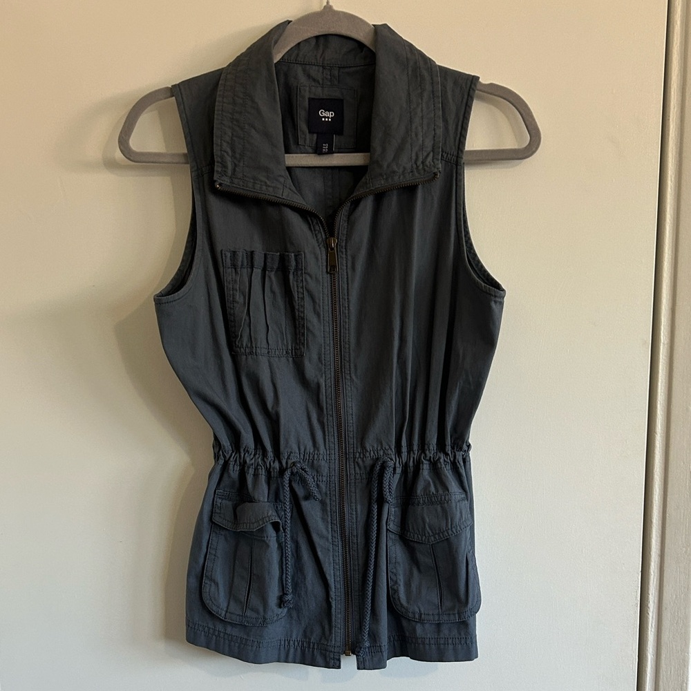 GAP Sleeveless Vest